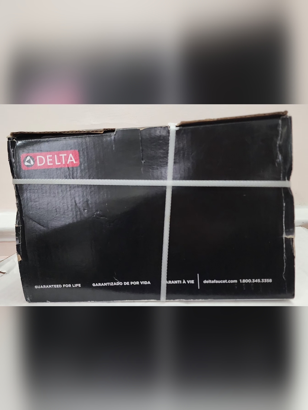 Delta White and Black Faucet Packaging Box